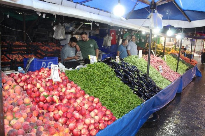 Sinop'ta pazar tezgahlarında sebze fiyatları düştü