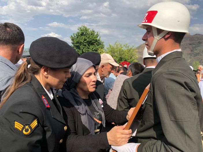 Şehit Uzman Çavuş Taşkın, Erzurum'da son yolculuğuna uğurlandı