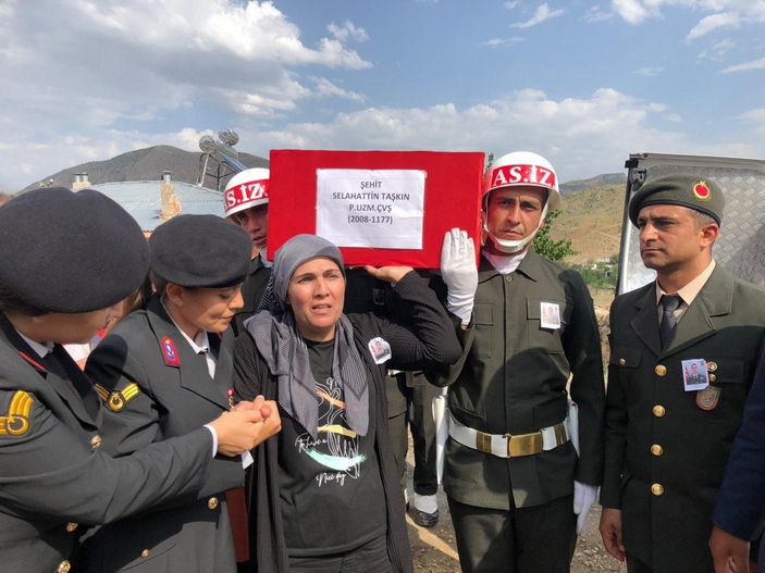 Şehit Uzman Çavuş Taşkın, Erzurum'da son yolculuğuna uğurlandı