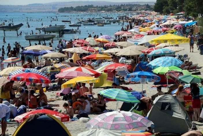 Tekirdağ'da tatilcilerden geriye 483 ton çöp kaldı
