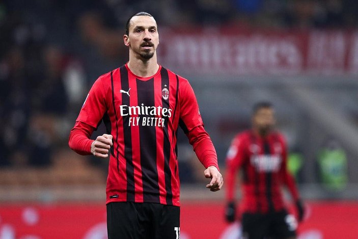 Milan, 40 yaşındaki Ibrahimovic’le sözleşme yeniledi