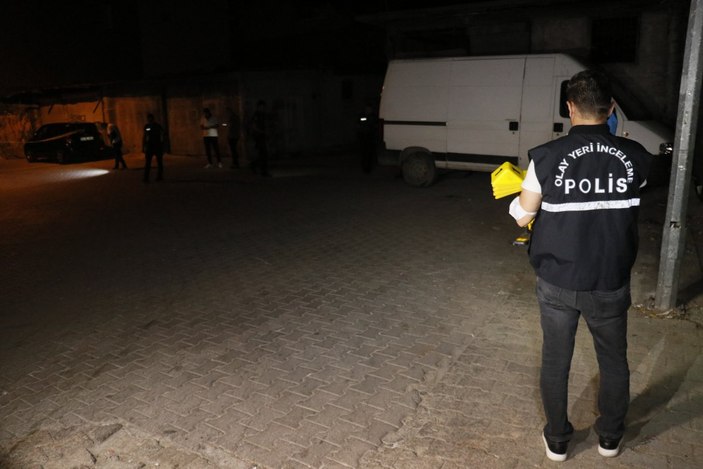 Adana'da silahlı ve bıçaklı kavga: 2 yaralı
