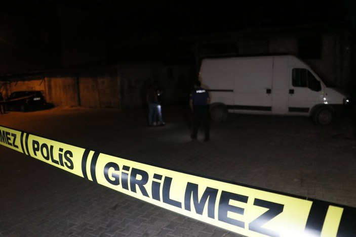 Adana'da silahlı ve bıçaklı kavga: 2 yaralı