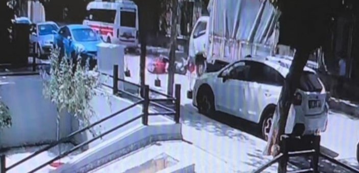 Eskişehir'de elektrikli bisiklet sürücüsü kamyonun altında kaldı