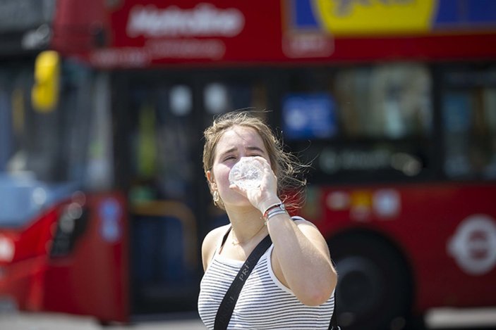 İngiltere'de tarihin en sıcak gününü yaşanıyor