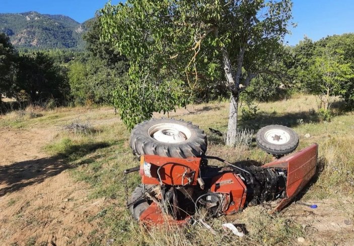 Balıkesir istikametinde zincirleme kaza: 2 ölü 8 yaralı