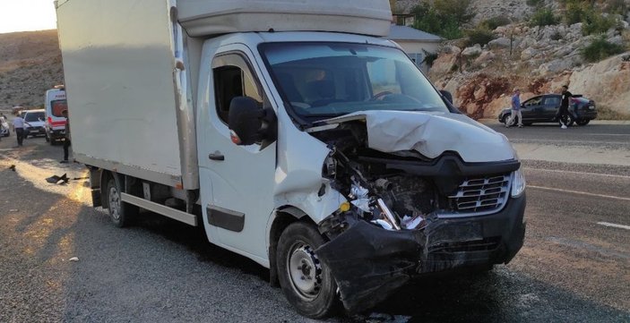 Adıyaman-Gaziantep karayolunda kaza: 2 ölü, 6 yaralı