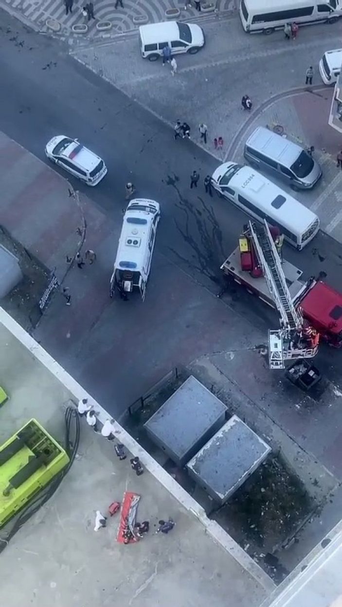 Esenyurt'ta alacaklısından kaçan şahıs 4'üncü kattan atladı