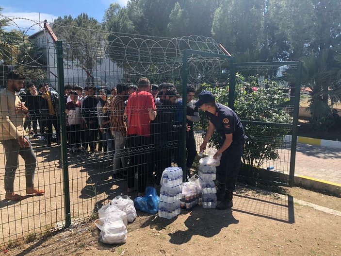 İzmir'de 775 kaçak göçmen yakalandı