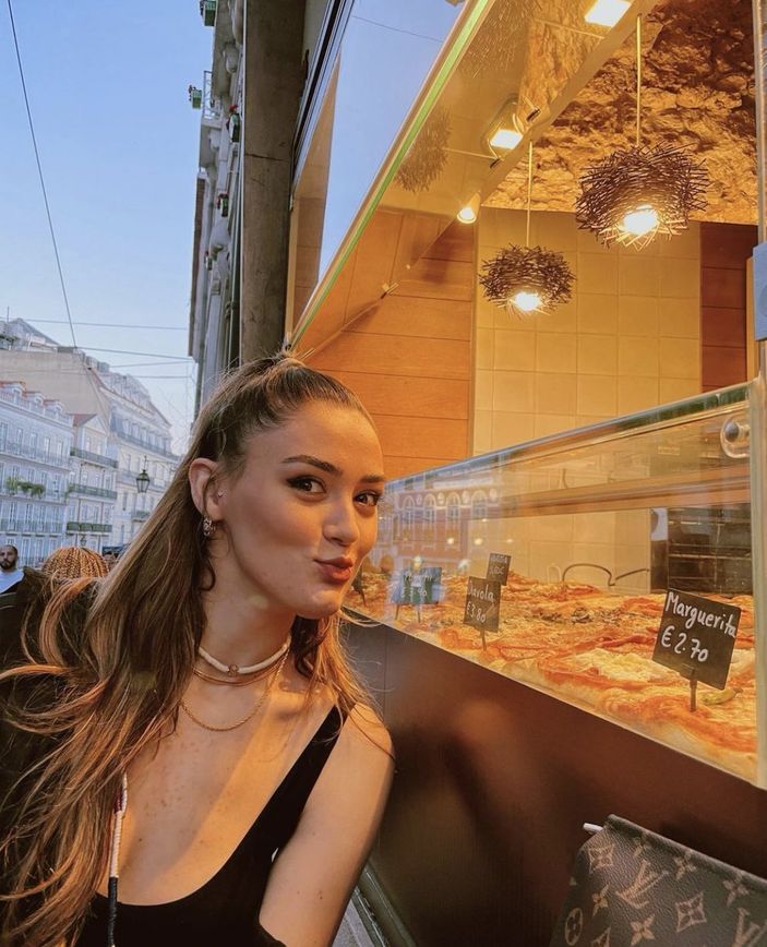 Zehra Güneş güzelliğiyle Portekiz'i salladı! 'Şiir gibisiniz maşallah'