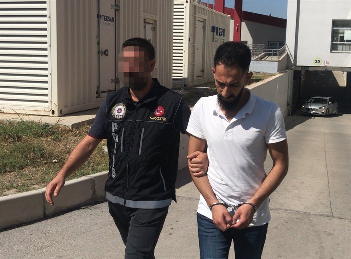 Adana'da zayıflama kürü kutularından esrar çıktı