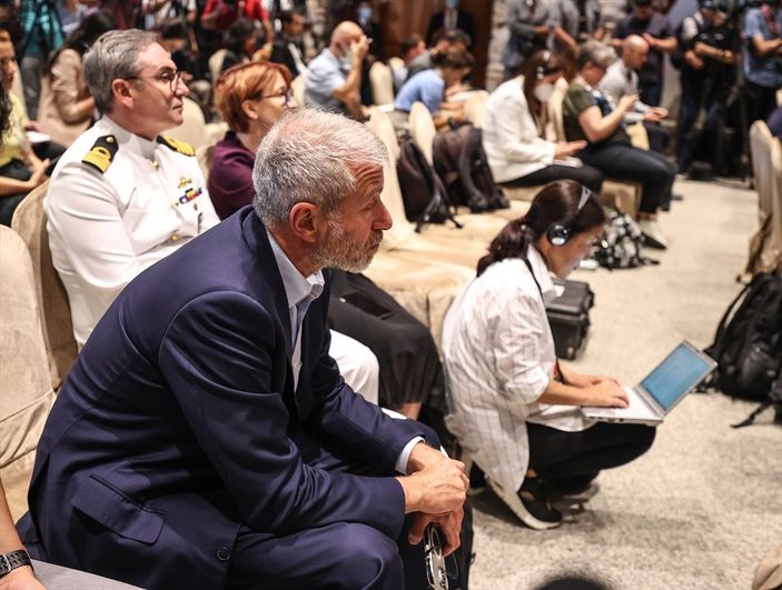 a Rus milyarder Roman Abramovich de imza törenine katıldı