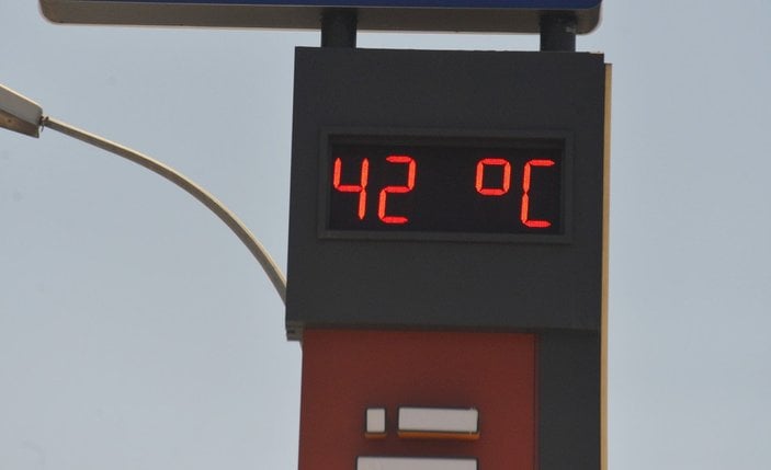 Adana’da termometreler 42 dereceyi gösterdi