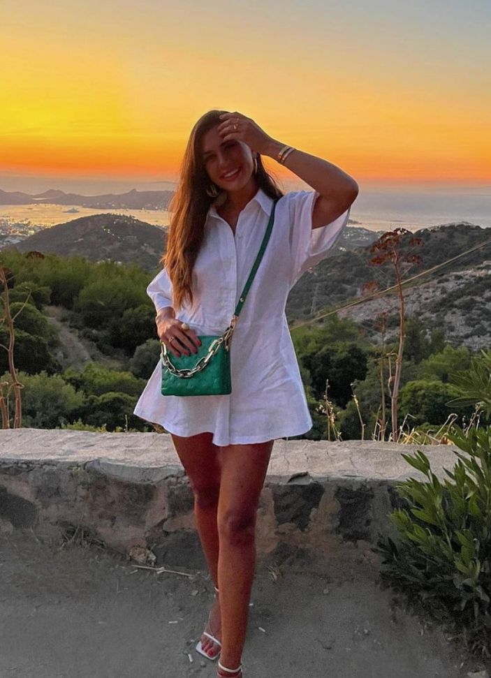 Fenomen Sibil Çetinkaya cüretkar pozlarıyla mest etti! 'Yakıp geçmişsin ortalığı'