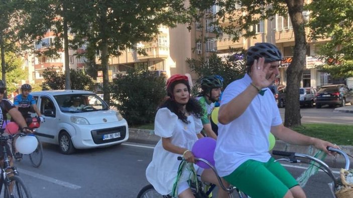 Kahramanmaraş'ta evlenen çiftin gelin aracı bisiklet oldu