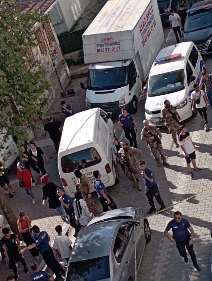 Esenyurt’ta kız meselesi iki aile arasında silahlı kavgaya neden oldu