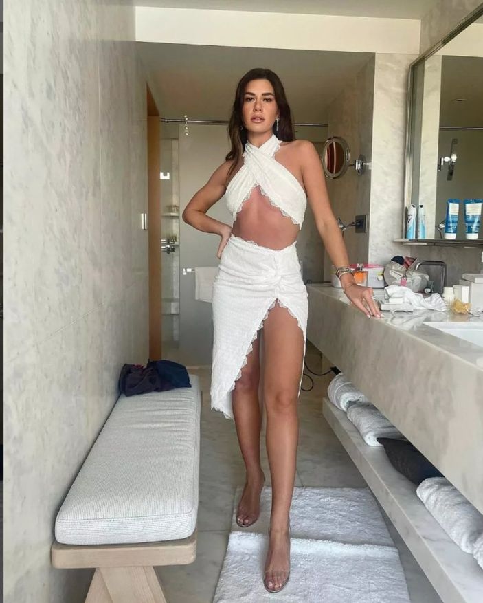 Fenomen Sibil Çetinkaya cüretkar pozlarıyla mest etti! 'Yakıp geçmişsin ortalığı'