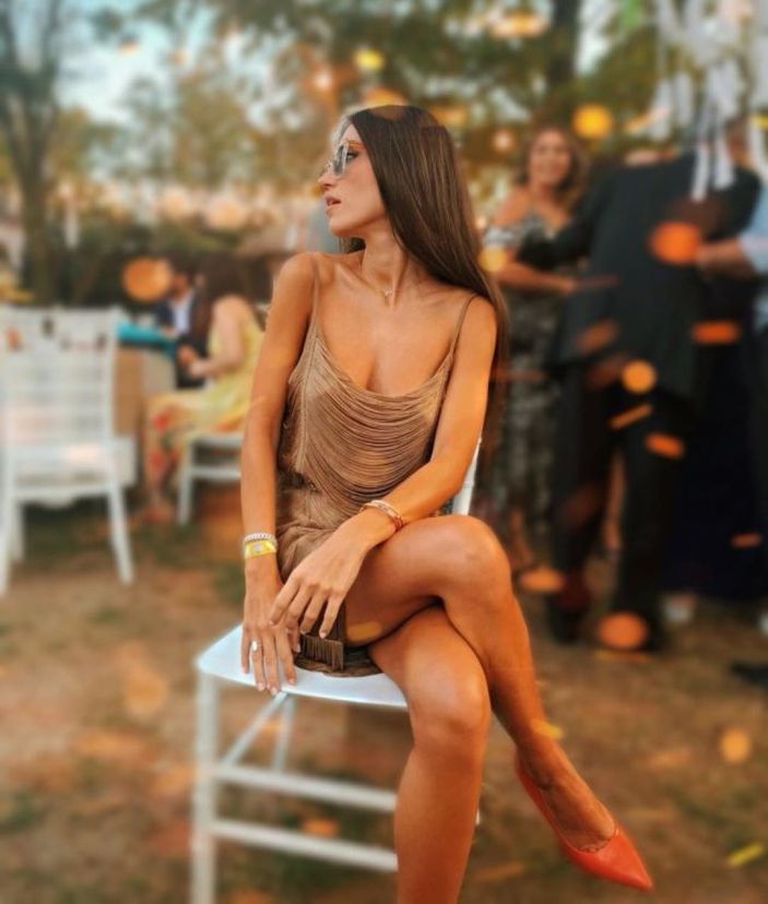 Arka Sokaklar'ın Zeliş'i Yüsra Geyik bikinisiyle büyüledi! 'Çok güzel olmuşsun'