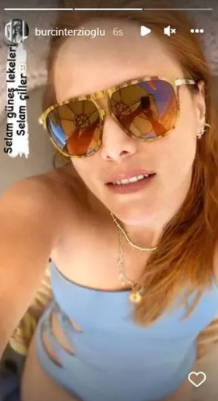 Poyraz Karayel'in Ayşegül'ü mayosuyla nefes kesti! Deniz sonrası duş aldı, ıslak ıslak...