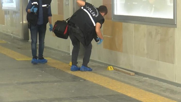 Karaköy'deki alt geçitte dehşet: Tuvalet görevlisini tinerle yaktı