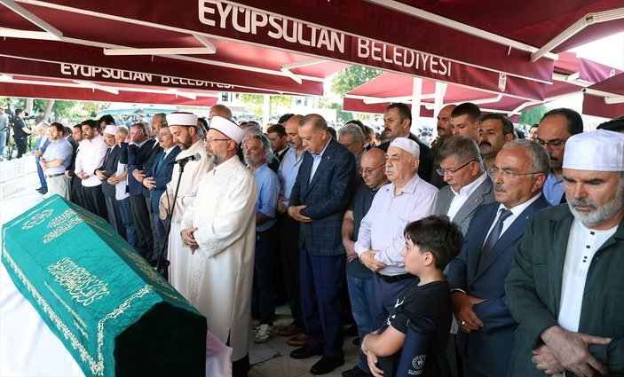 Cumhurbaşkanı Erdoğan, Eyüp Sultan'da dua etti