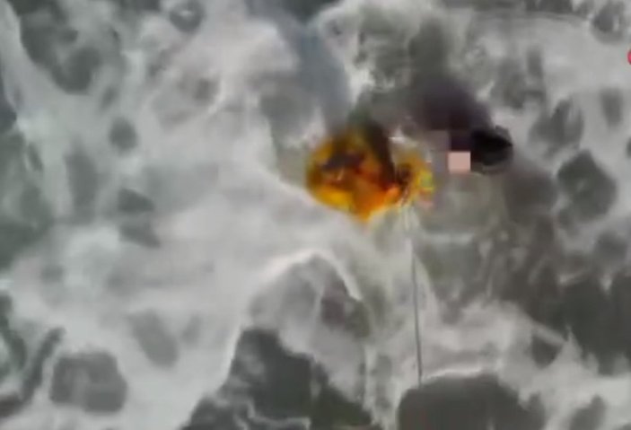 İspanya'da boğulmak üzere olan çocuğun yardımına drone koştu