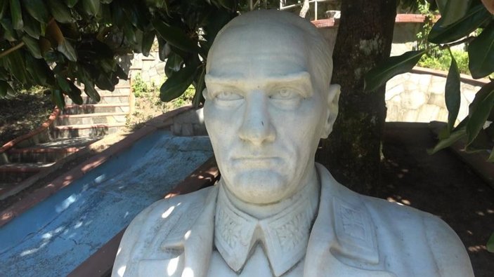 Yalova'da Atatürk’ün poz vererek yaptırdığı tarihi büst sergileniyor