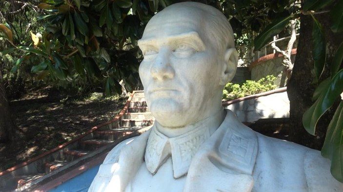 Yalova'da Atatürk’ün poz vererek yaptırdığı tarihi büst sergileniyor