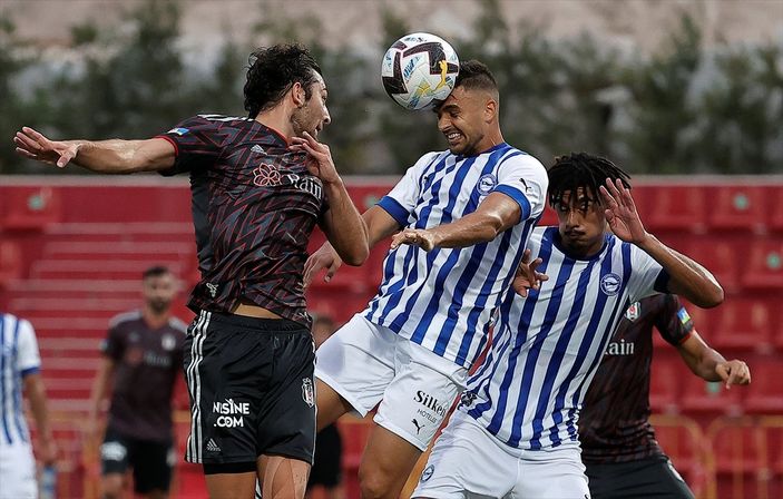 a Beşiktaş, hazırlık maçında Deportivo Alaves'e mağlup oldu