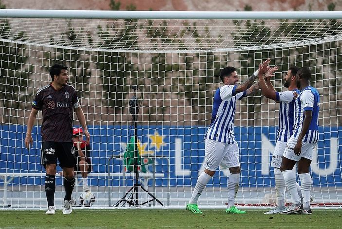 a Beşiktaş, hazırlık maçında Deportivo Alaves'e mağlup oldu