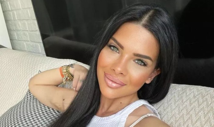 Sihirli Annem'in Tuğçe'sinden dekolteli poz geldi! 'Göğüsleri yaptırdın mı?'