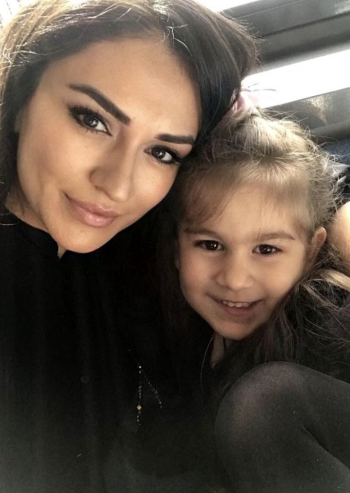 Fahriye Evcen'in görümcesi güzelliğiyle dumur etti! 'Olaysın başa belasın'