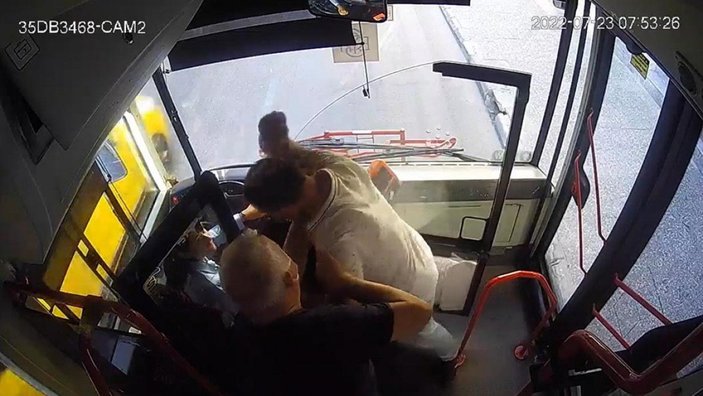 İzmir'de kadın şoföre saldıran yolcu tutuklandı
