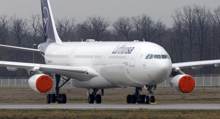 Alman hava yolu şirketi Lufthansa, binden fazla uçuşu iptal etti
