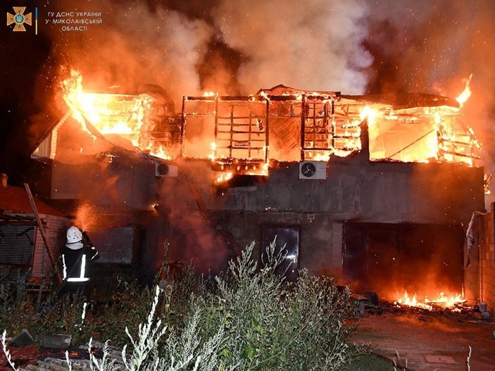 Ukrayna'nın liman kenti Mıkolayiv'e saldırı düzenlendi