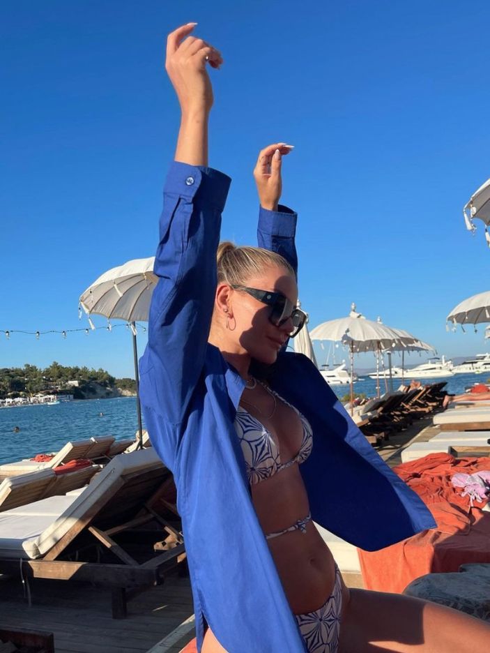 Esra Erol'un kardeşi Eda Erol bikinili pozlarıyla mest etti! 'Yakıyorsun ortalığı..'