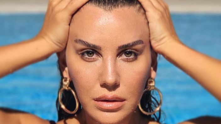 Esra Erol'un kardeşi Eda Erol bikinili pozlarıyla mest etti! 'Yakıyorsun ortalığı..'