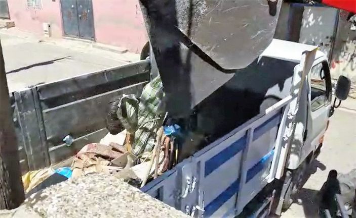 d Diyarbakır'da eski gelini tarafından evi çöplüğe çevrildi