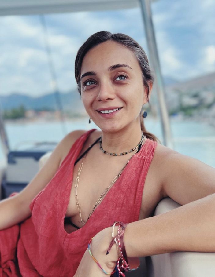 Çukur'un Efsun'u boylu boyuna uzanınca...'Altına bir şey giymemiş mi yoksa'