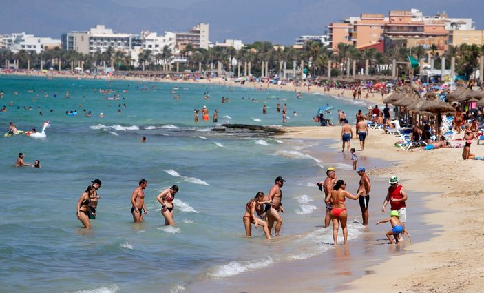 İspanya'da kadınlar için yaz seferberliği: Bütün bedenler plaja