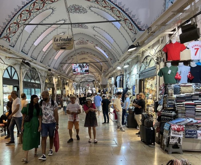 Suudi turistler Kapalıçarşı'ya akın etti: Altına ilgi yoğun