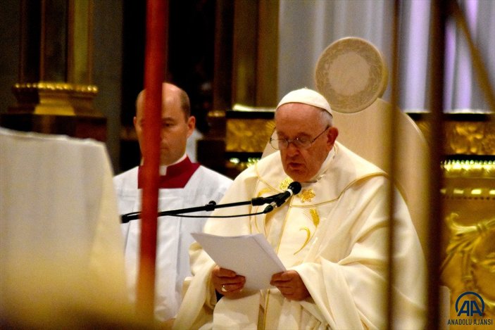 Papa Franciscus'un Kanada seyahati devam ediyor