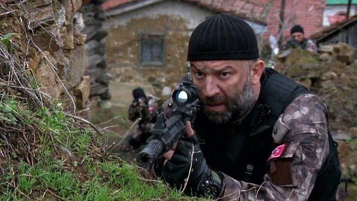 Şevket Çoruh kimdir, kaç yaşında ve nereli? Arka Sokaklar dizisinden ayrılıyor mu?