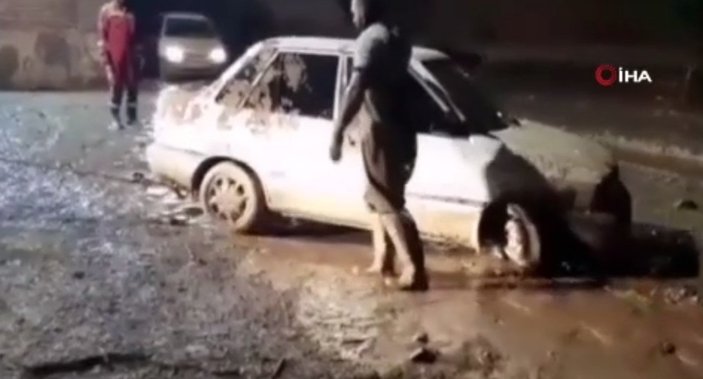 İran’da sel felakete dönüştü