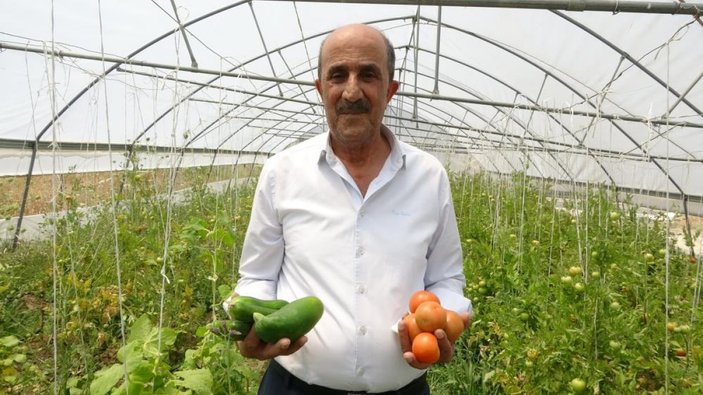 Hakkari'de 10 yıldır ürettiği sebzeleri ihtiyaç sahiplerine dağıtıyor