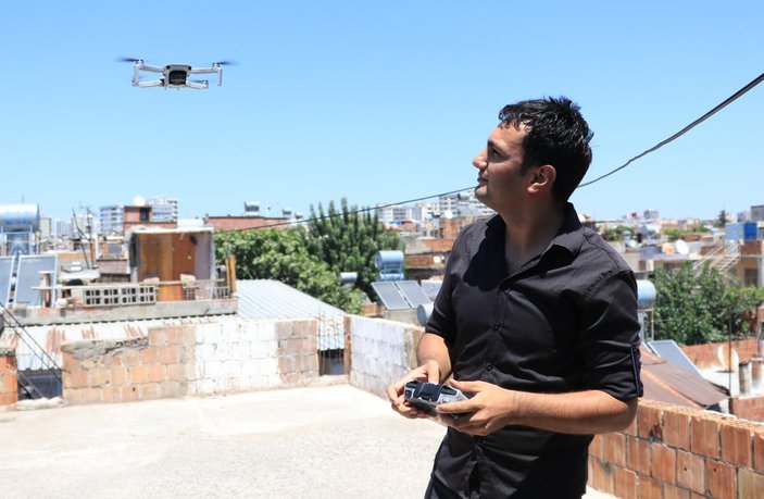 Adana'da acıkan kuzenine drone ile kebap gönderdi