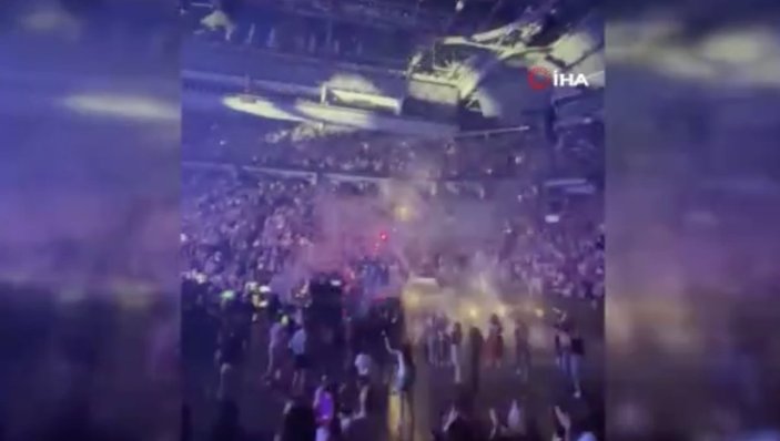Kanada'da Dua Lipa konserinde havai fişek paniği yaşandı