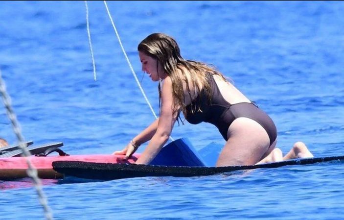 Eda Ece tatil fotoğraflarından sonra spora başladı