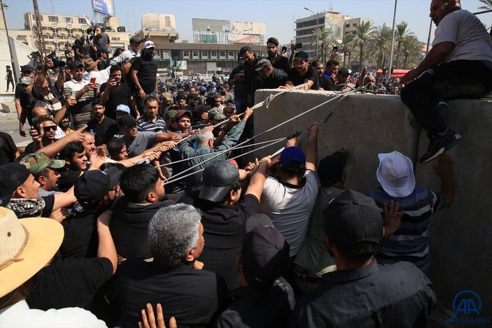 Irak'ta Sadr destekçileri tekrar harekete geçti