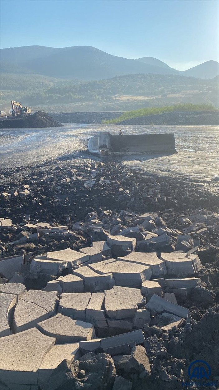 Manisa'da çamur altında kalan işçi için arama çalışması başlatıldı